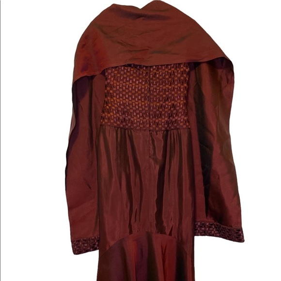 Helen Morley Maroon Iridescent Embroidered Strapless Maxi Gown with Sash Size 6 - Picture 4 of 11